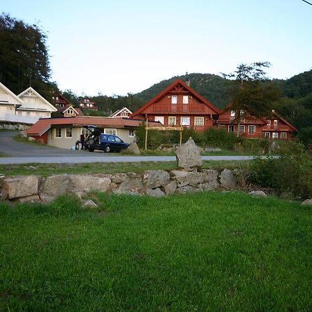 Bjornevag Ferie Hotel Farsund Exterior photo