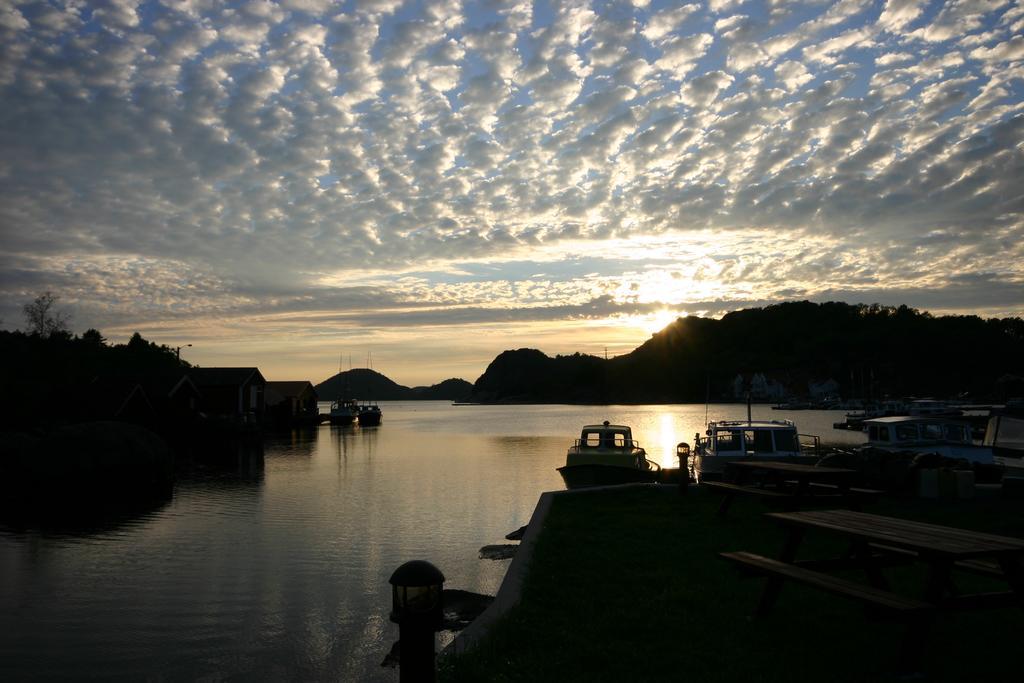 Bjornevag Ferie Hotel Farsund Exterior photo